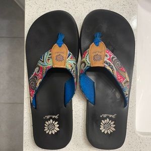 Yellow box size 9 flip flops